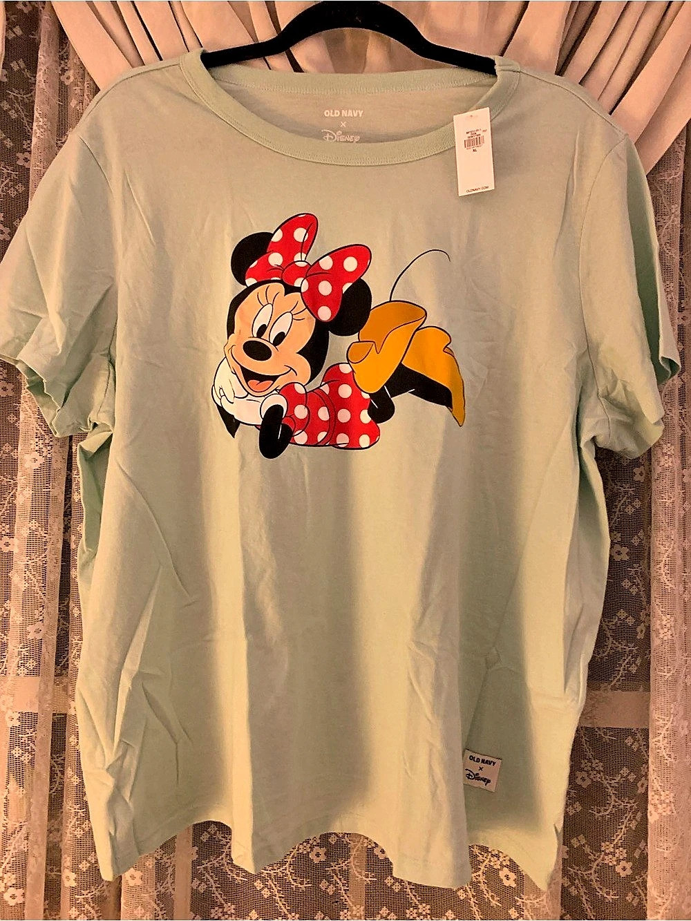 Disney Minnie Mouse Graphic Short Sleeve Tee in Green NWT